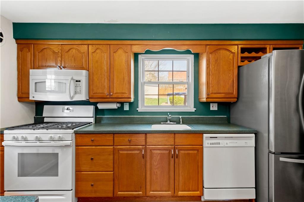 819 Geyer Road Pittsburgh, PA 15212 - Photo 6 of 25 Gallery Image 6