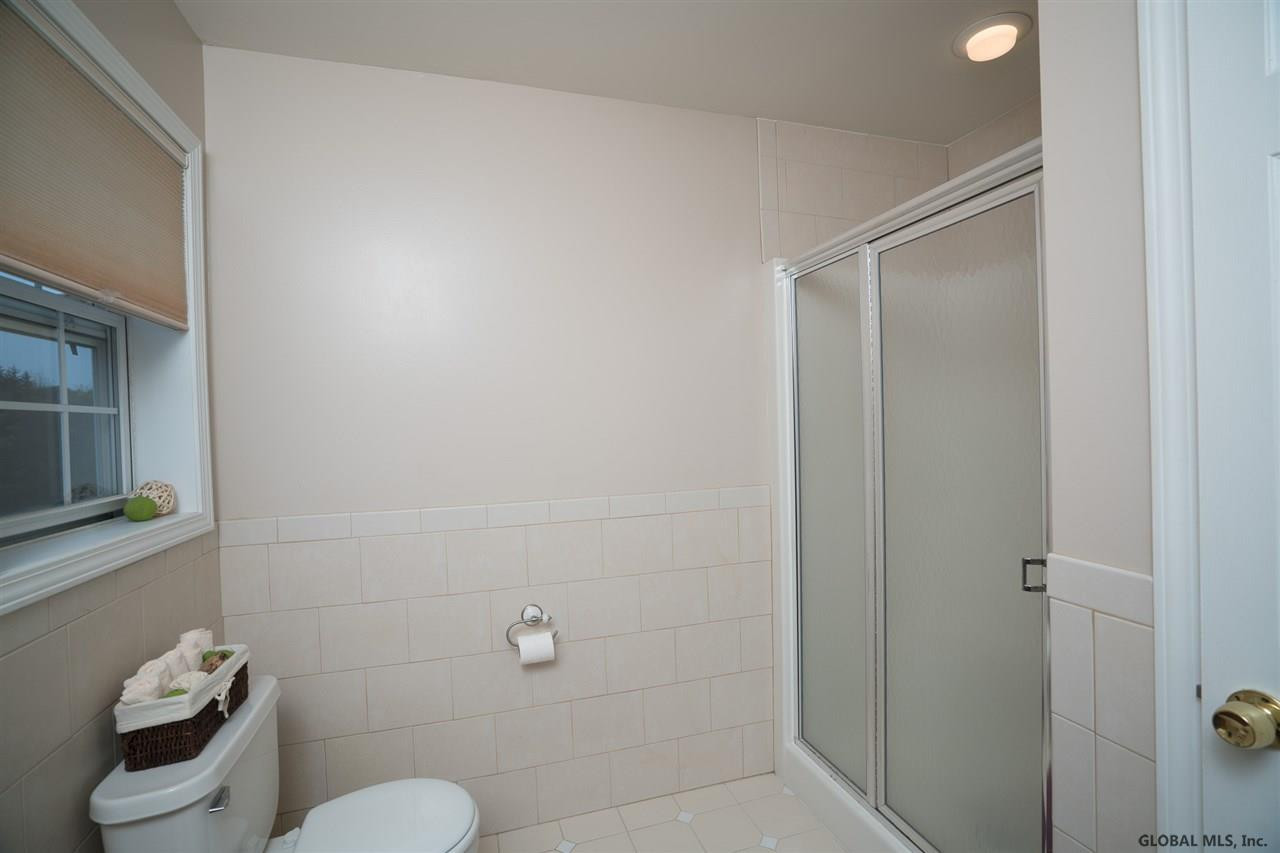11 Meadow Road Rexford, NY 12148 - Photo 12 of 25 Photo 12