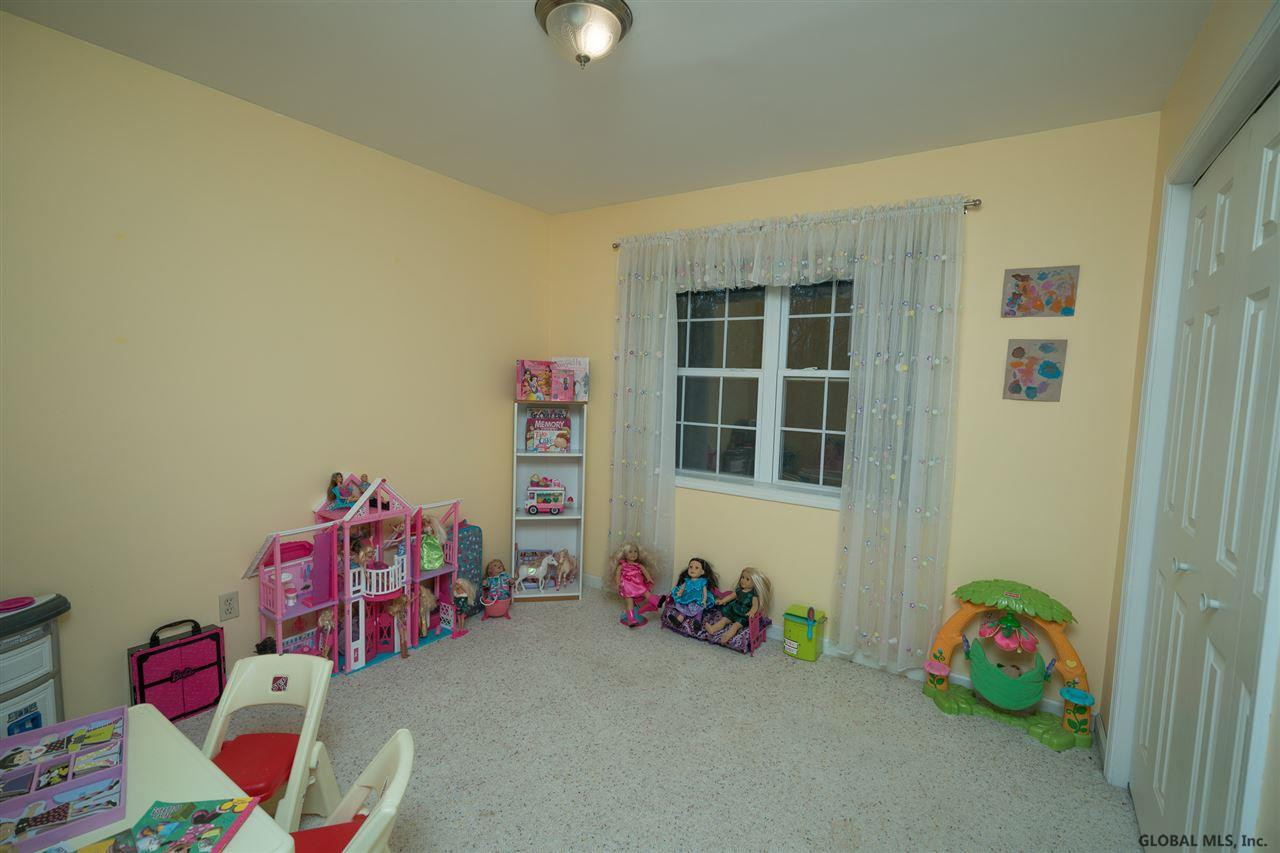 11 Meadow Road Rexford, NY 12148 - Photo 19 of 25 Photo 19