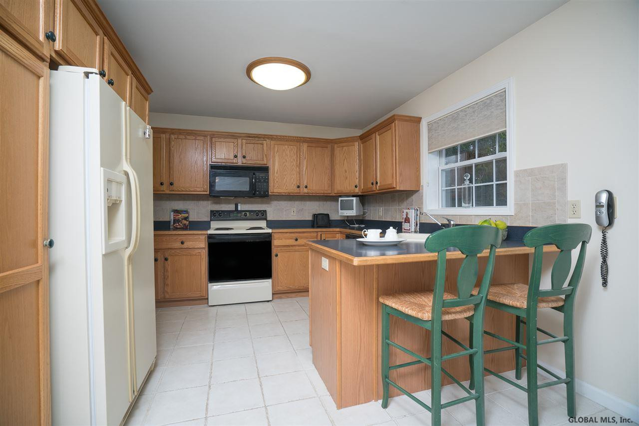 11 Meadow Road Rexford, NY 12148 - Photo 4 of 25 Photo 4