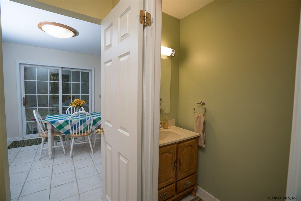 11 Meadow Road Rexford, NY 12148 - Photo 7 of 25 Photo 7
