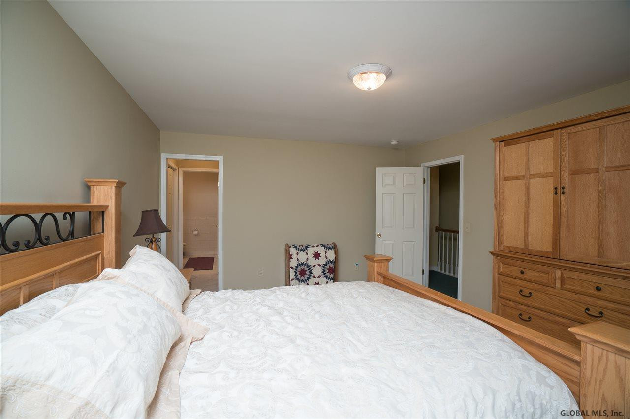 11 Meadow Road Rexford, NY 12148 - Photo 10 of 25 Photo 10