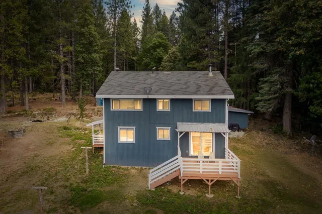 a house view with a outdoor space