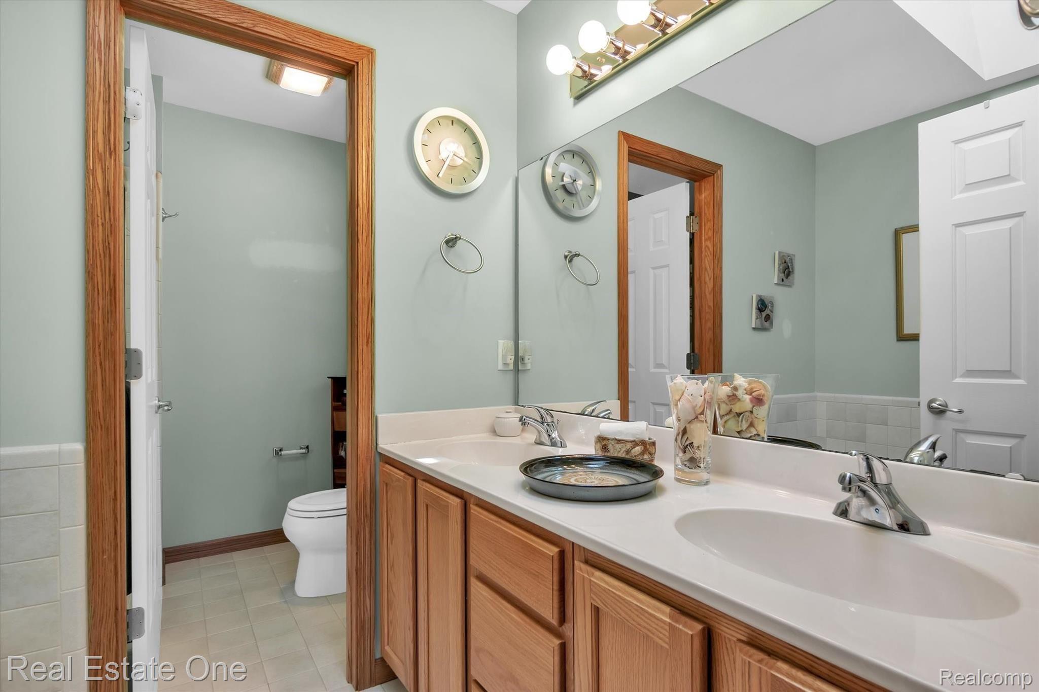 1379 Northern Ridge Drive Brighton, MI 48116 - Photo 19 of 37 Primary Bathroom/Dual Sinks