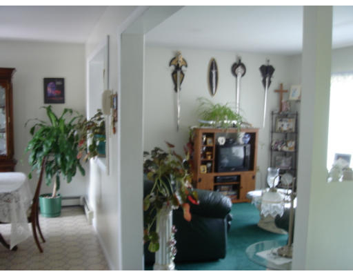 262 Hawthorne Street Fall River, MA 02721 - Photo 7 of 10 Gallery Image 7