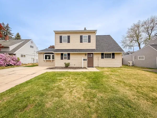 $445,000 | 70 Huckleberry Lane, Levittown, PA 19055