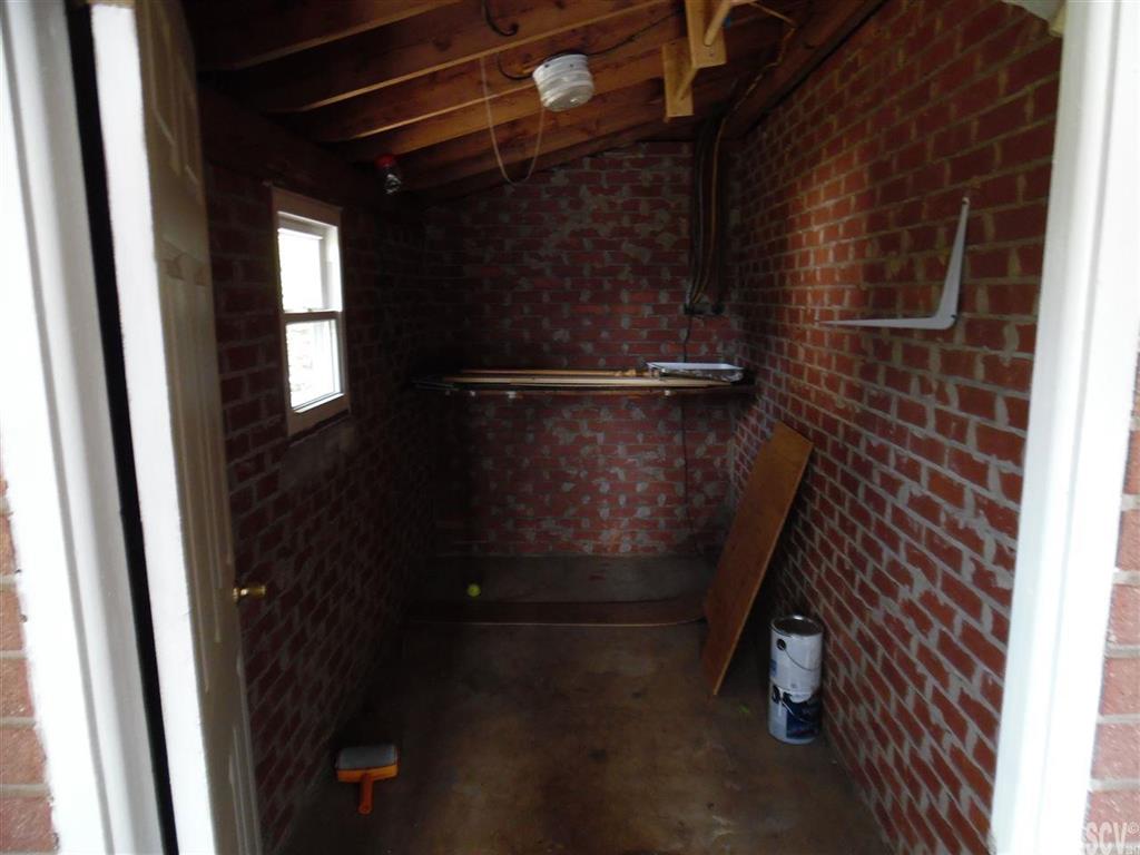 212 Lineberger Road Conover, NC 28613 - Photo 4 of 18 Gallery Image 4