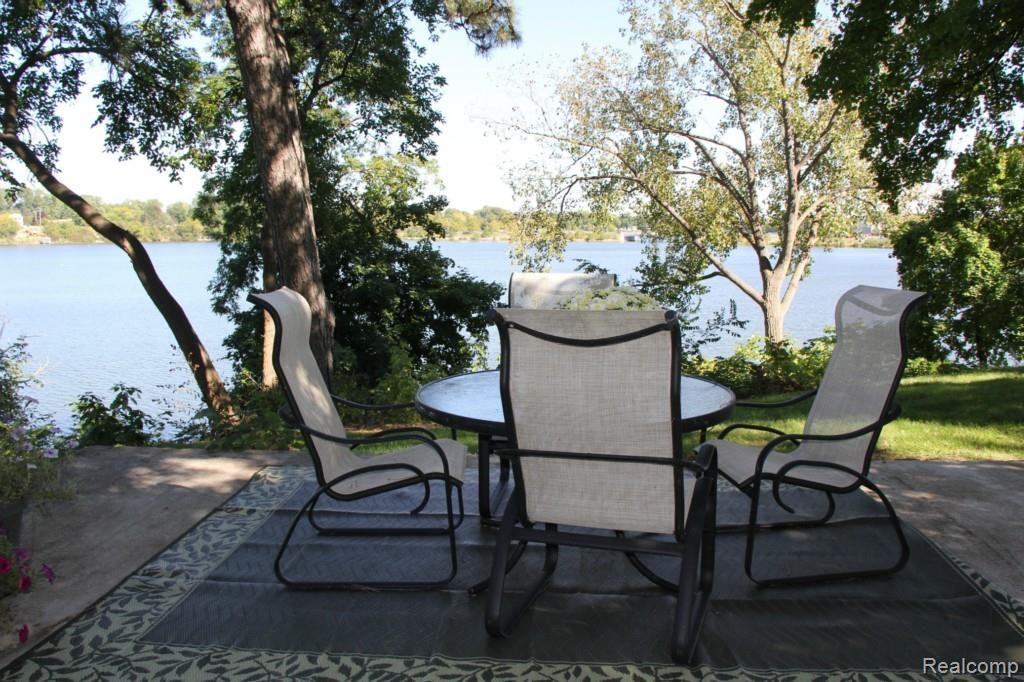47008 Denton Road Belleville, MI 48111 - Photo 39 of 44 Lakeside Patio.jpg