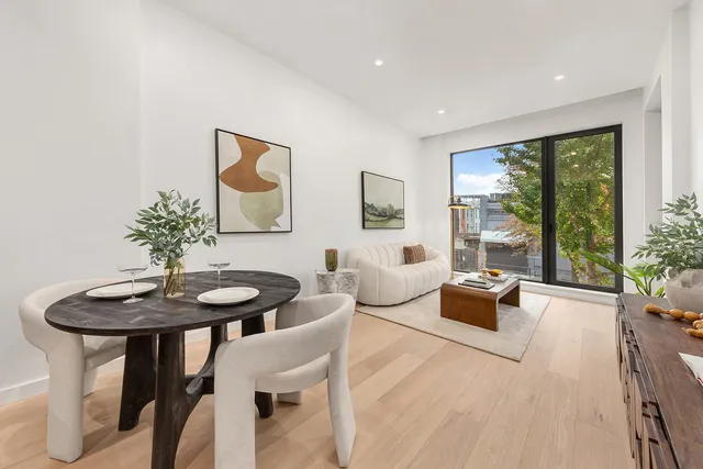 a picture of a room with a floor plan