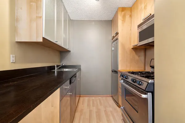 $1,055,000 | 445 5th Avenue, Unit 29H | Midtown South