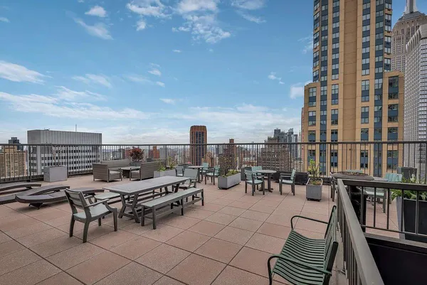 $1,055,000 | 445 5th Avenue, Unit 29H | Midtown South