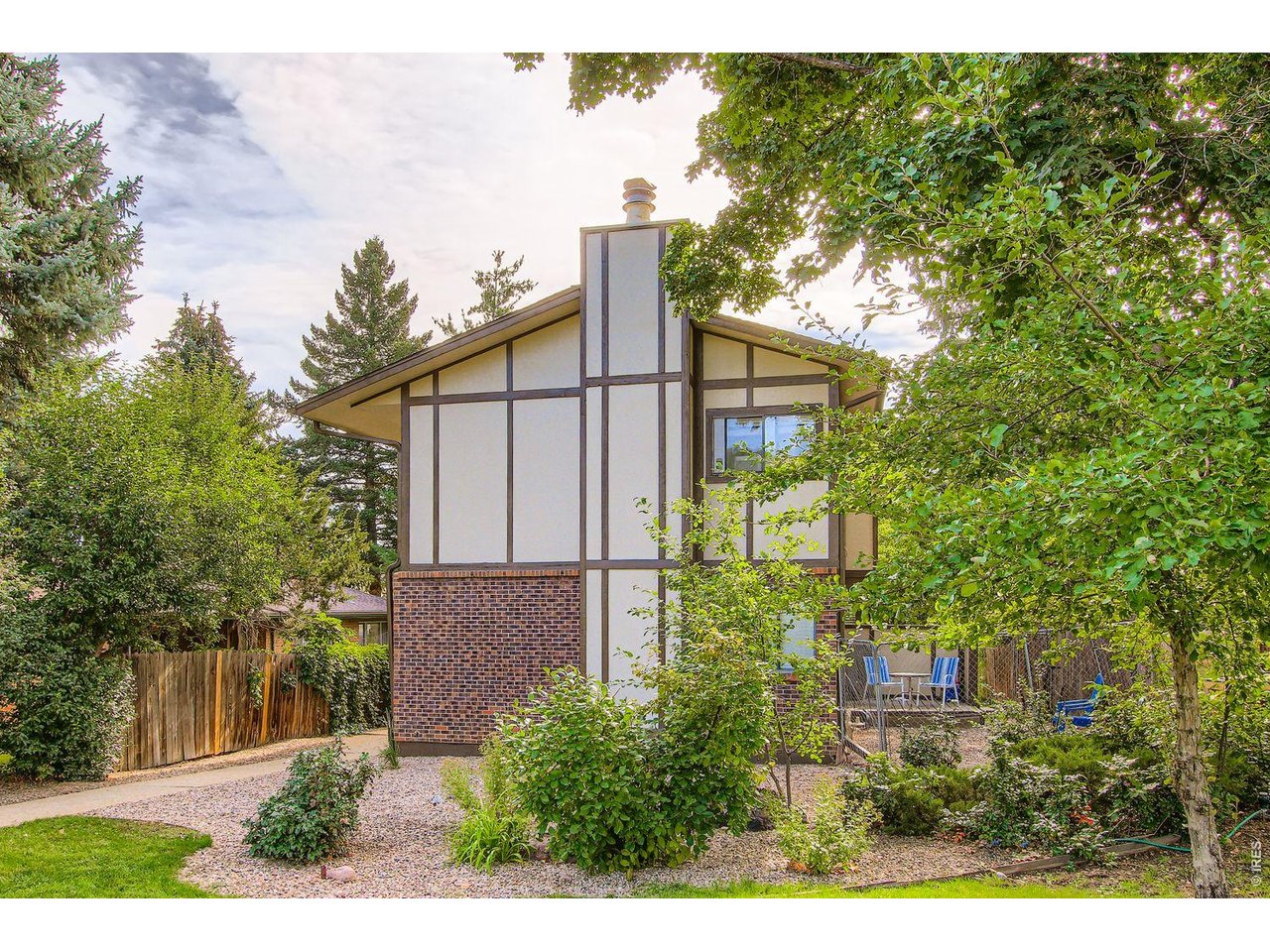 720 17th Street Boulder, CO 80302 - Photo 17 of 35 a view of a back yard of the house