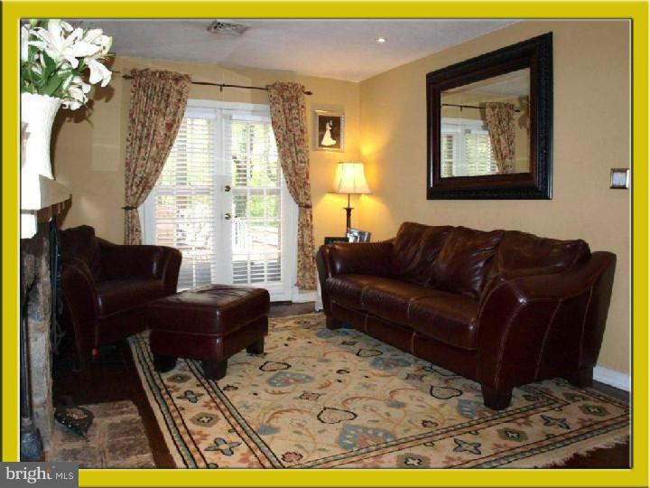 248 Upper Gulph Road Wayne, PA 19087 - Photo 11 of 25 Living Room