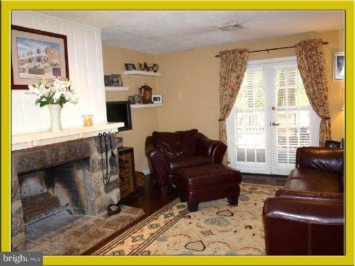 248 Upper Gulph Road Wayne, PA 19087 - Photo 12 of 25 Living Room