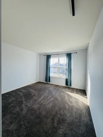 $310,000 | 524 Majestic Lane, Oswego, IL 60543