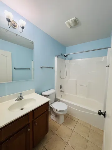 $310,000 | 524 Majestic Lane, Oswego, IL 60543