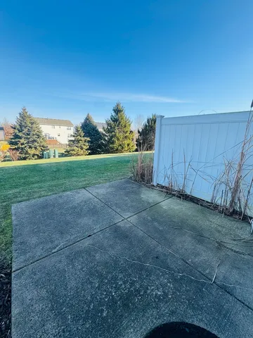 $310,000 | 524 Majestic Lane, Oswego, IL 60543