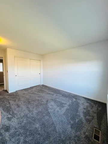 $310,000 | 524 Majestic Lane, Oswego, IL 60543