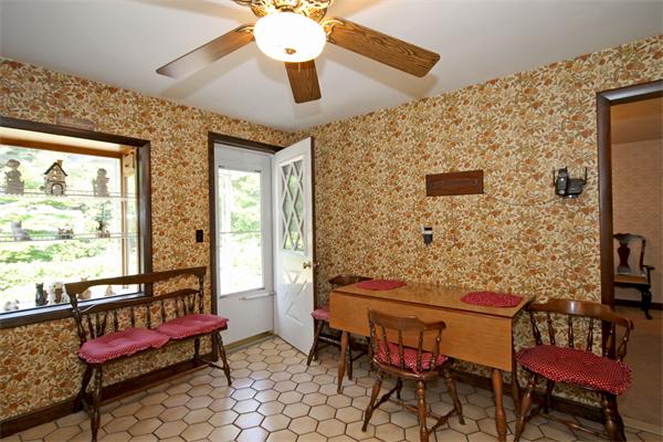 42 Anthony Road Franklin, MA 02038 - Photo 4 of 29 Gallery Image 4