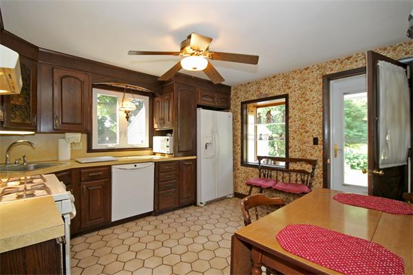 42 Anthony Road Franklin, MA 02038 - Photo 5 of 29 Gallery Image 5