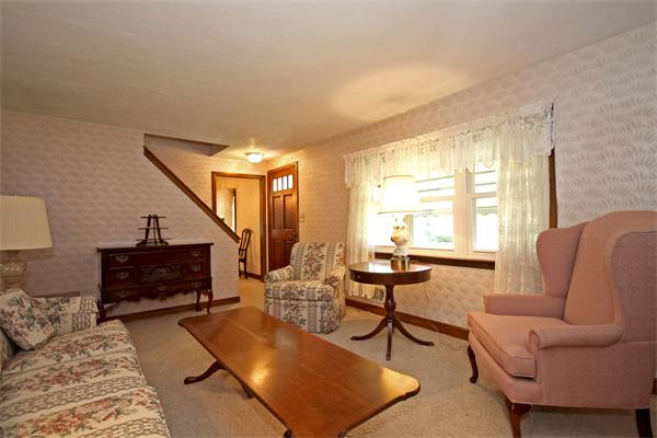 42 Anthony Road Franklin, MA 02038 - Photo 8 of 29 Gallery Image 8