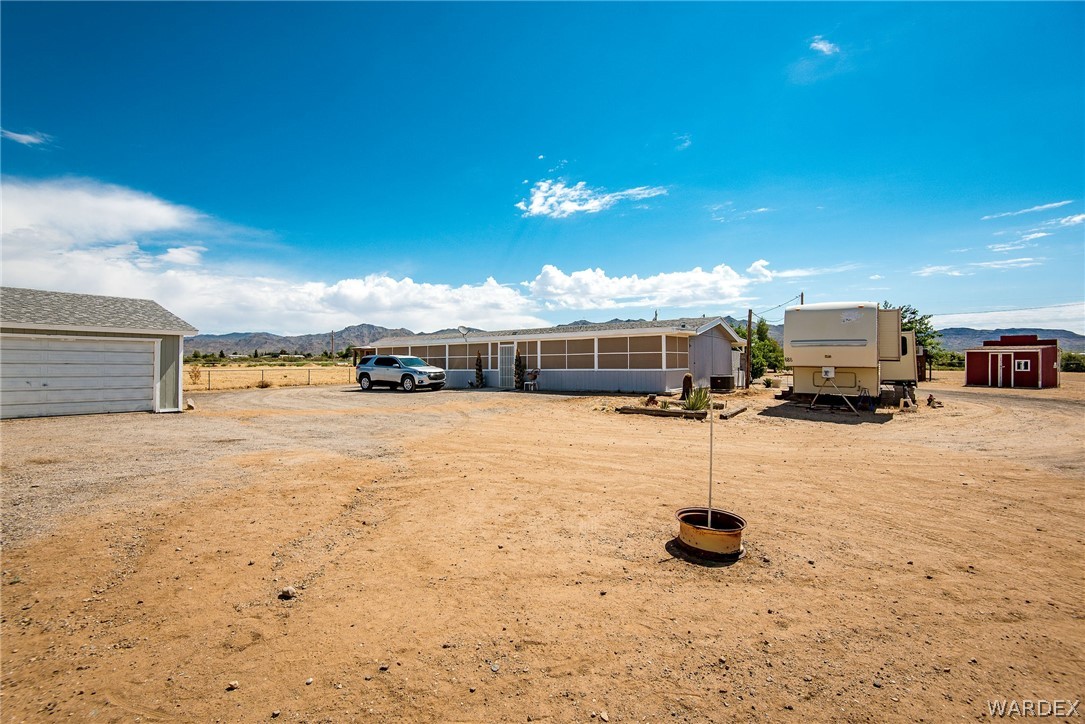 3373 Higley Road Golden Valley, AZ 86413 - Photo 23 of 47 a view of a parking area
