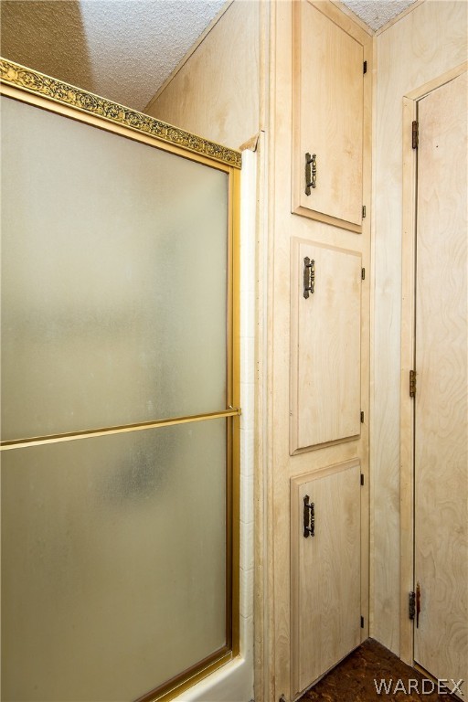 3373 Higley Road Golden Valley, AZ 86413 - Photo 45 of 47 a bathroom with a shower