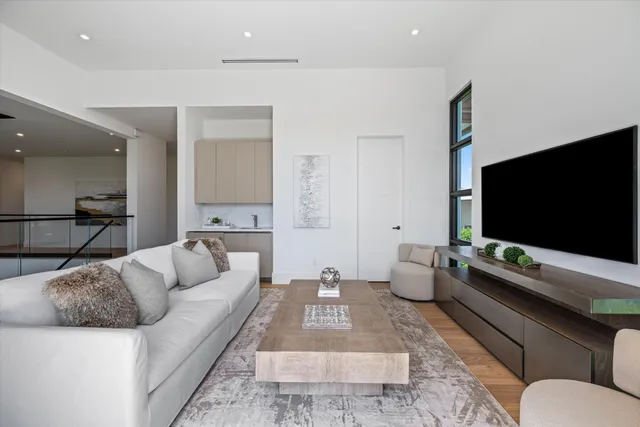 $6,395,000 | 335 Northeast 5th Street, Boca Raton, FL 33432