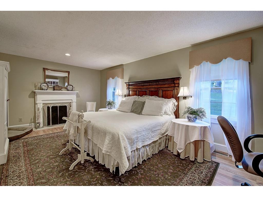 109 Hillside Road Johnson City, TN 37601 - Photo 16 of 36 Master Bedroom