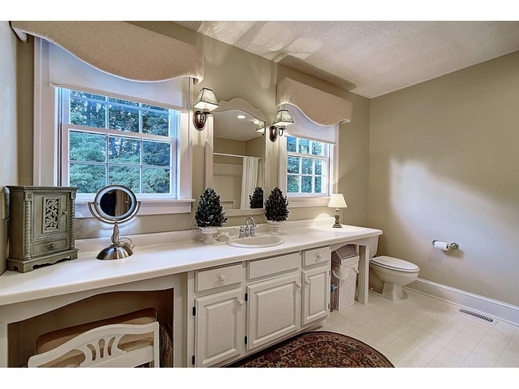 109 Hillside Road Johnson City, TN 37601 - Photo 18 of 36 Master Bathroom