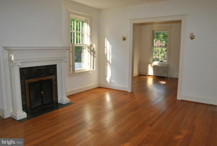 5310 Belt Road Northwest Washington, DC 20015 - Photo 14 of 27 Living Room