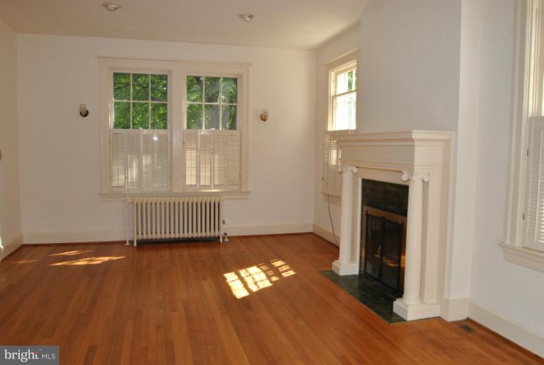 5310 Belt Road Northwest Washington, DC 20015 - Photo 19 of 27 Living Room