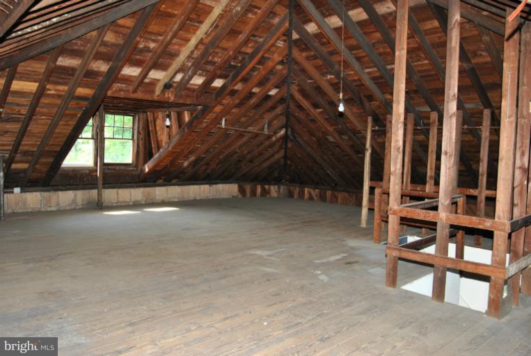 5310 Belt Road Northwest Washington, DC 20015 - Photo 21 of 27 Interior (General)