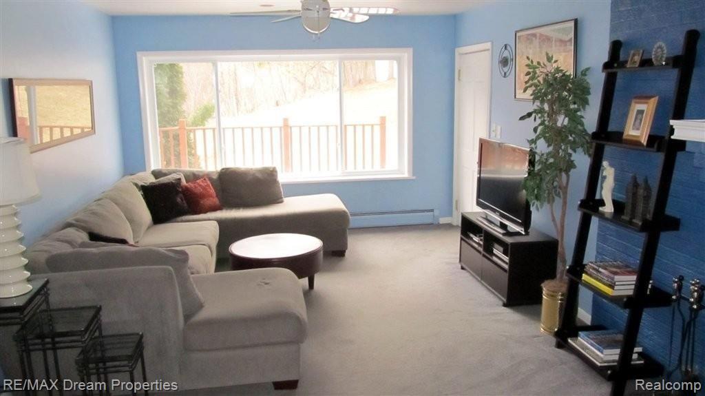 2937 East Buno Road Milford, MI 48381 - Photo 6 of 25 Family Rm with FP
