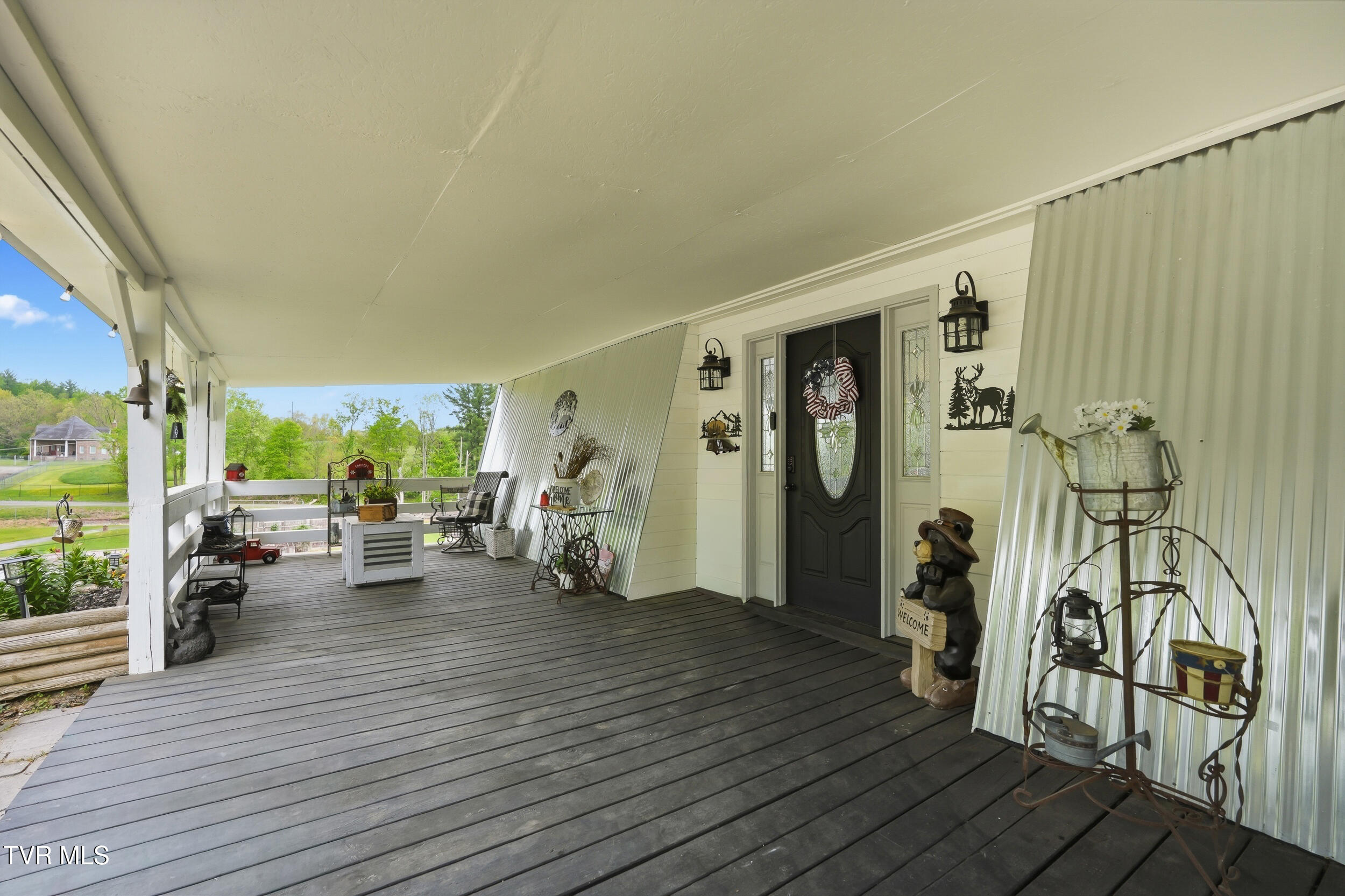 5042 Flat Gap Road Pound, VA 24279 - Photo 3 of 60 3