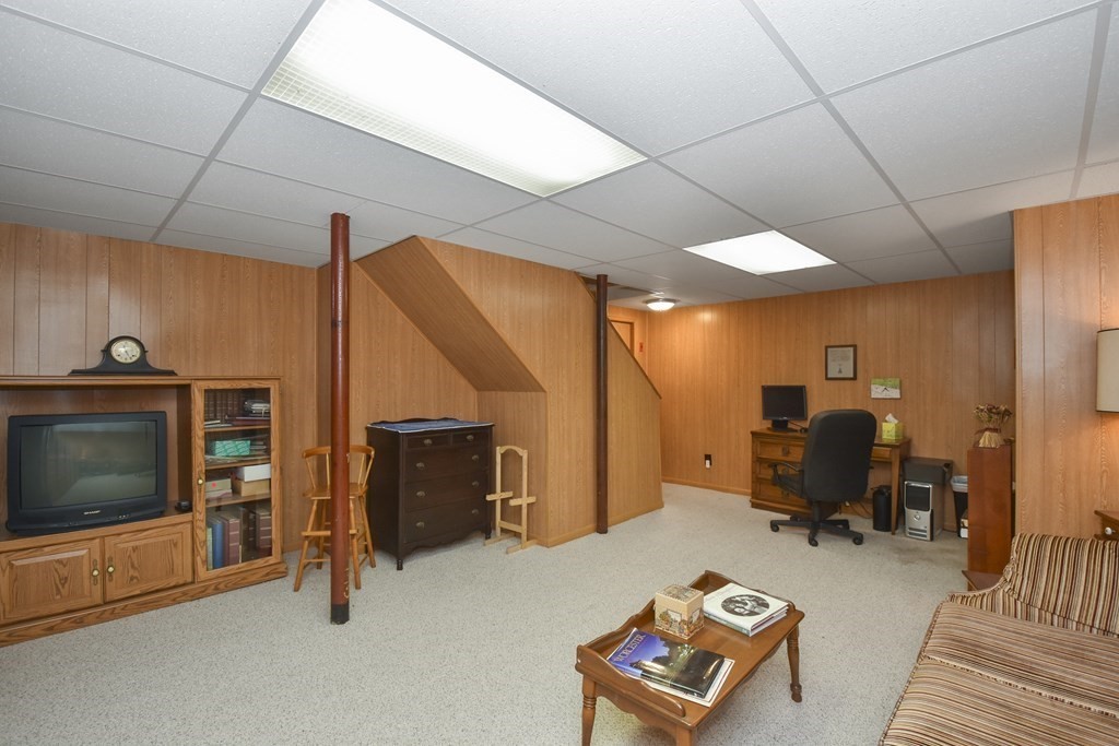 118 Monadnock Road Worcester, MA 01609 - Photo 21 of 27 Gallery Image 21