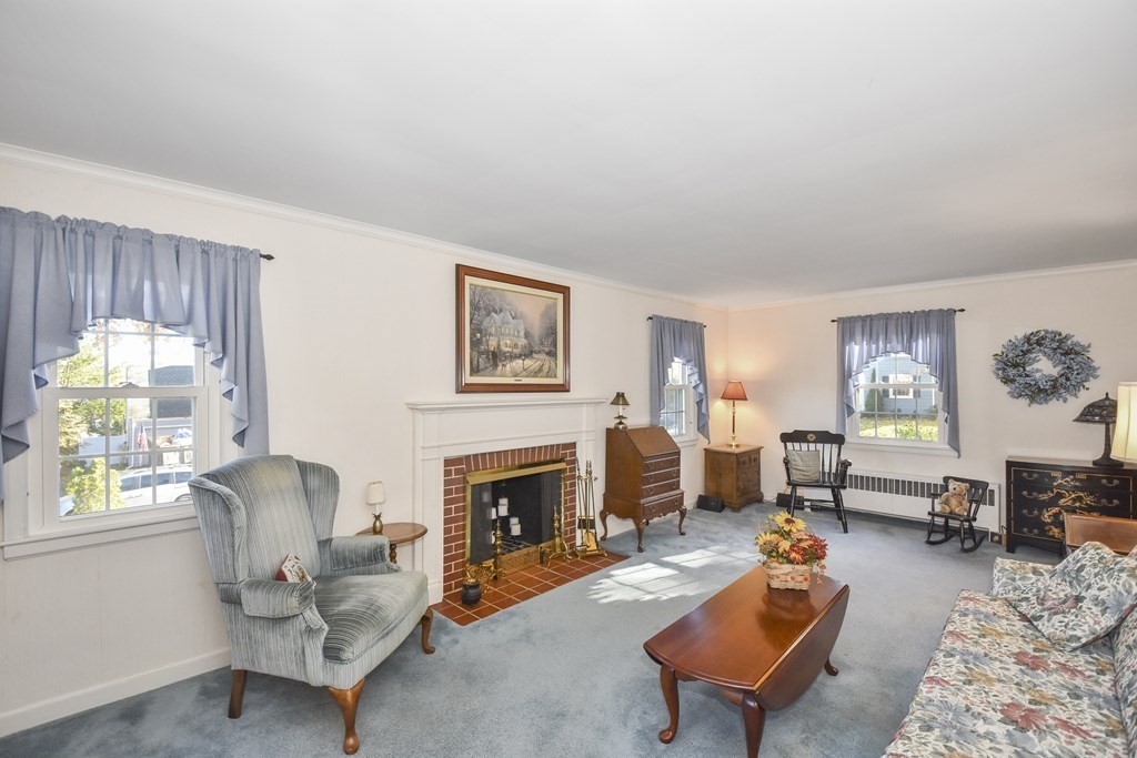 118 Monadnock Road Worcester, MA 01609 - Photo 4 of 27 Gallery Image 4