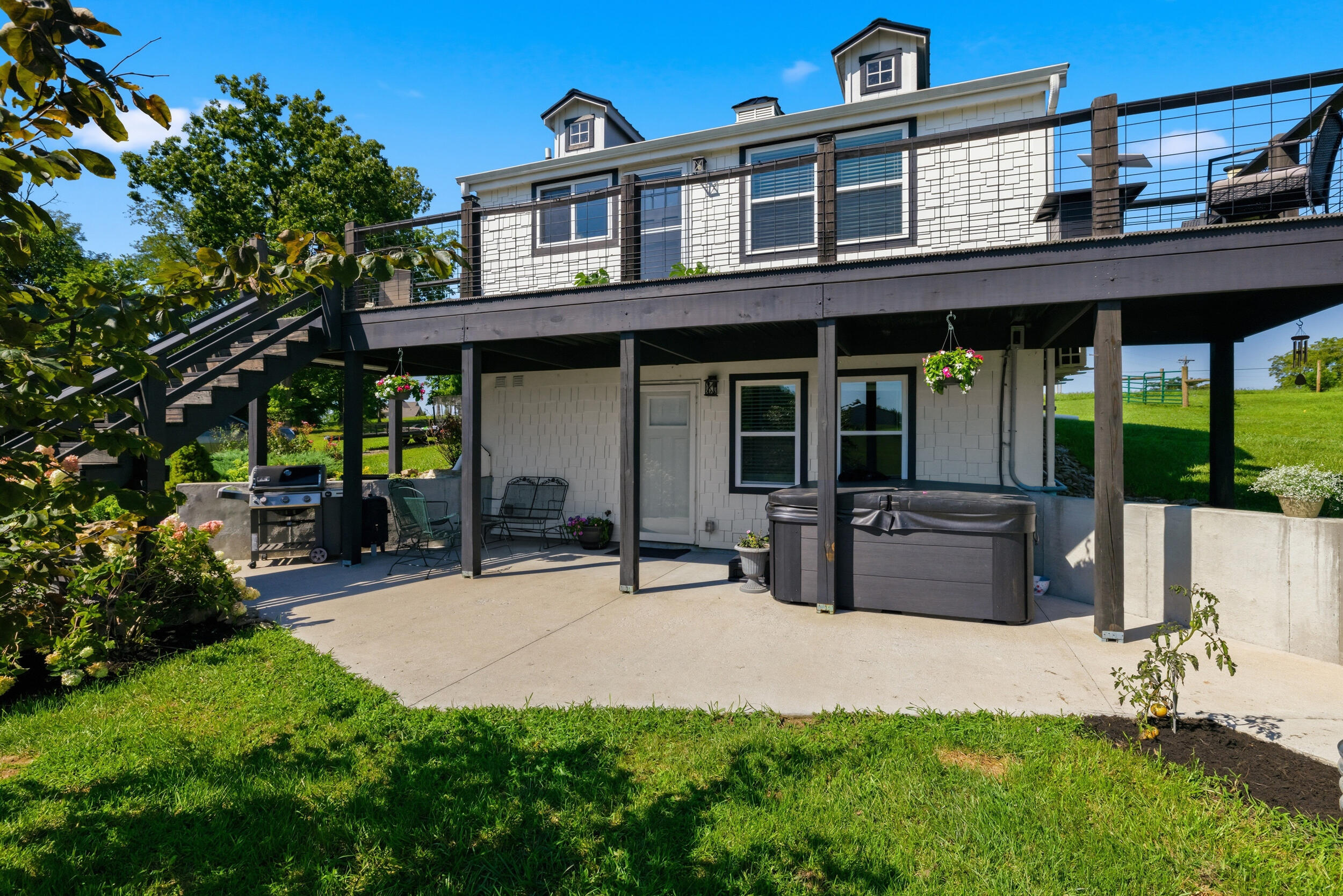133 Ben Currens Road Salvisa, KY 40372 - Photo 5 of 51 House with hot tub