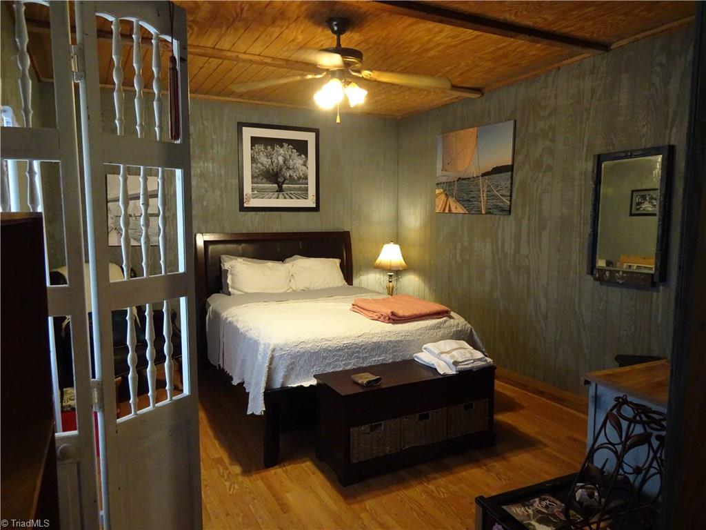 229 Nicholson Road Winston-Salem, NC 27107 - Photo 20 of 22 Barn bedroom with full bath. Has mini fridge.