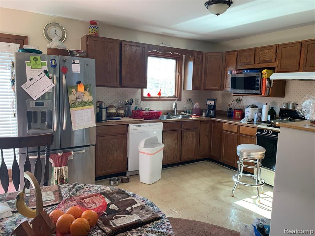 3420 South State Road Davison, MI 48423 - Photo 7 of 16