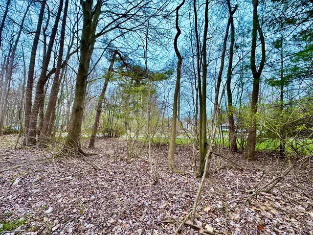 $375,000 | 125 West Shore Woods, Douglas, MI 49406