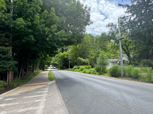 $375,000 | 125 West Shore Woods, Douglas, MI 49406