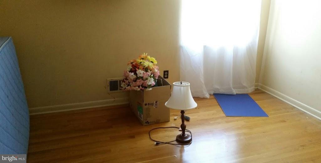 6302 Chesworth Road Baltimore, MD 21228 - Photo 13 of 17 Bedroom