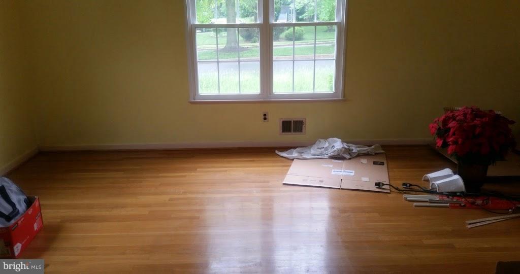 6302 Chesworth Road Baltimore, MD 21228 - Photo 14 of 17 Community