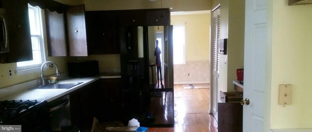 6302 Chesworth Road Baltimore, MD 21228 - Photo 4 of 17 Kitchen