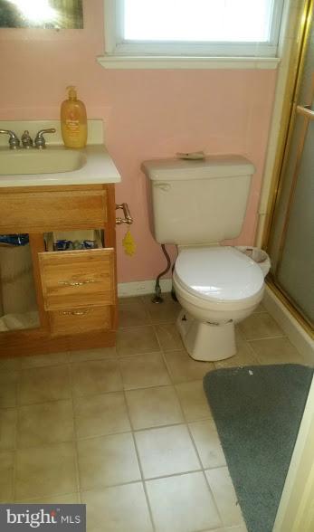 6302 Chesworth Road Baltimore, MD 21228 - Photo 5 of 17 Bath