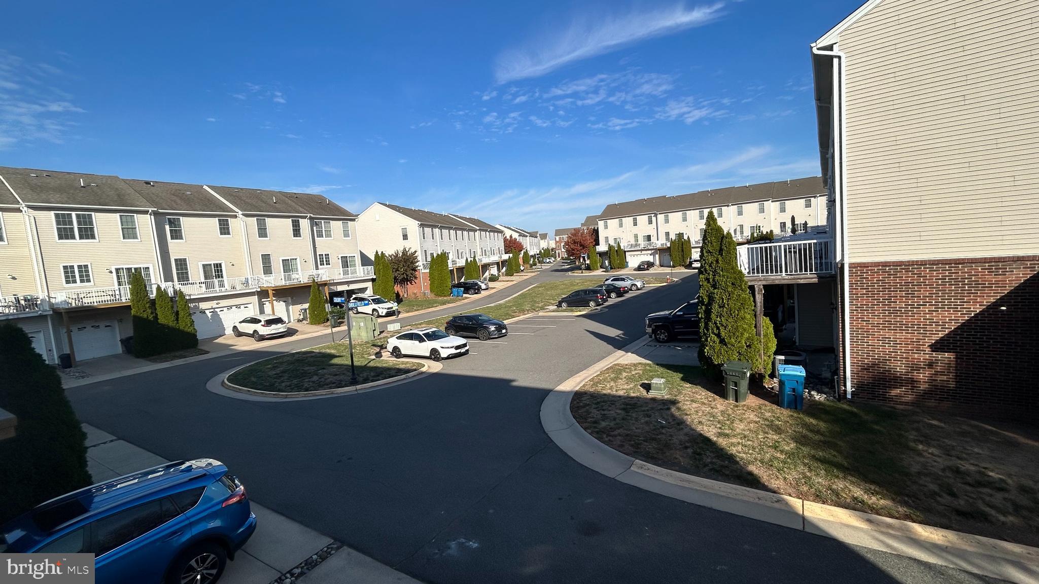 42828 Nations Street Chantilly, VA 20152 - Photo 18 of 19 a view of a house with tub and view of a house