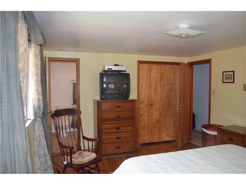 280 McKenzie Road Clinton, PA 15026 - Photo 12 of 16 Master Bedroom. MASTER BATH & WALK IN CLOSET IN BEDROOM. HARDWOOD FLOORS.