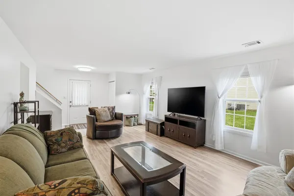 $225,000 | 1819 Burgundy Street, Schererville, IN 46375