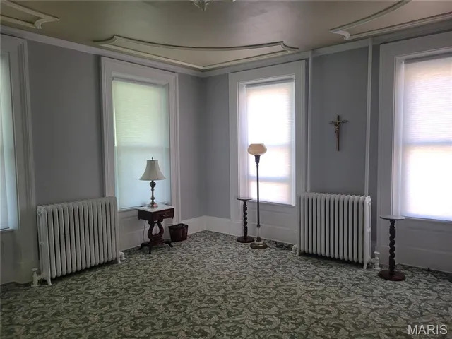 $250,000 | 212 East Main Street, Carlinville, IL 62626